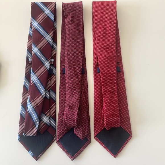 Bundle of 3!! 📦 Club Room Red/Burgundy Silk Ties - Picture 5 of 6